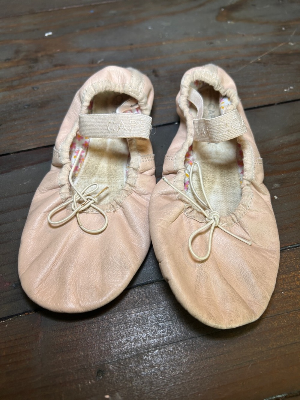 Capezio 205C Pink Leather Ballet Flats with Elastic Strap size 2.5